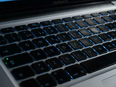 Boton contacta, teclado mac book pro